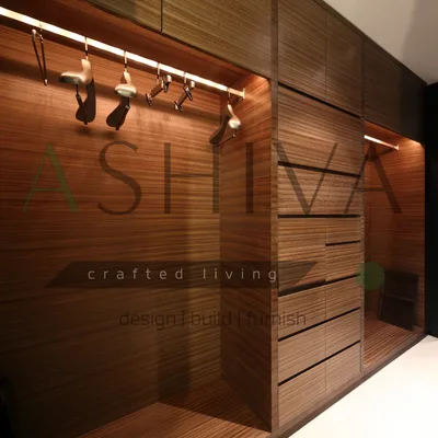 Aynalı Vestiyer